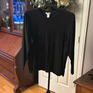 Long sleeved black tee shirt. Cotton, model and spandex   Size 1X